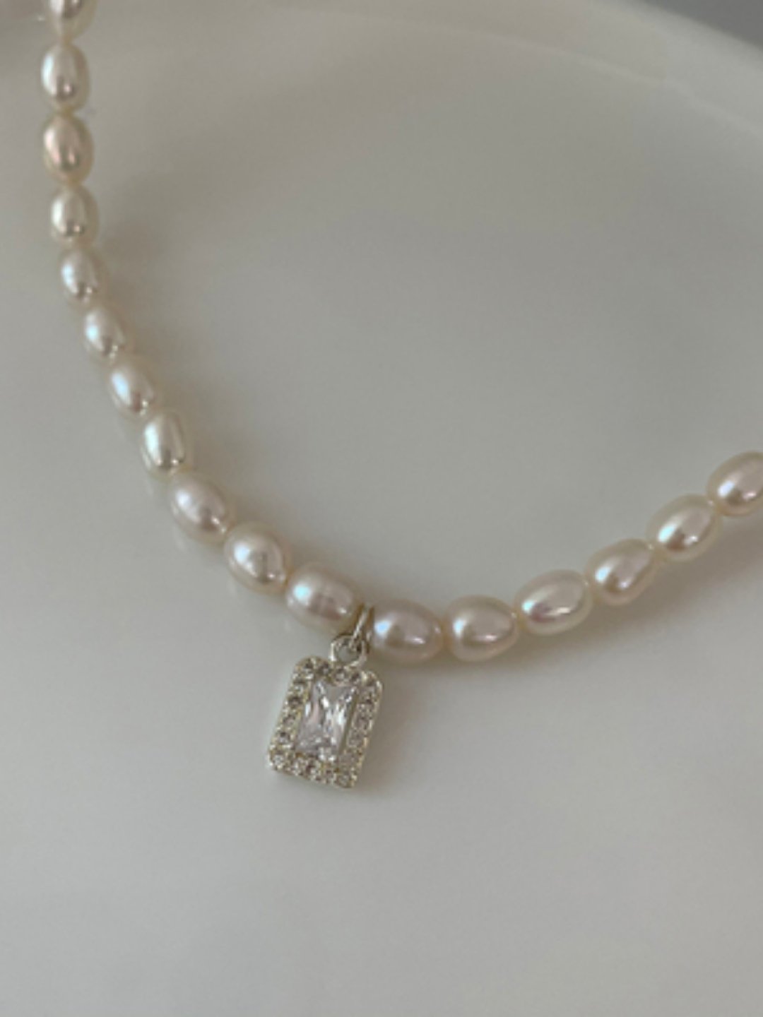 Perl Necklace ax01 - AXES