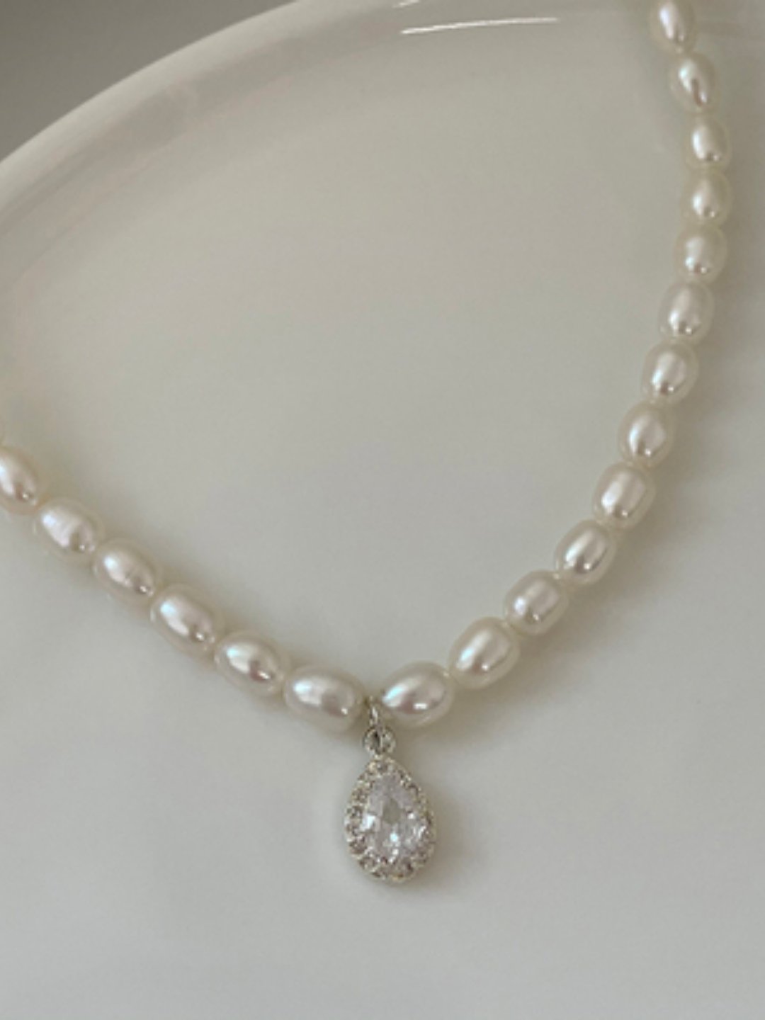 Perl Necklace ax01 - AXES